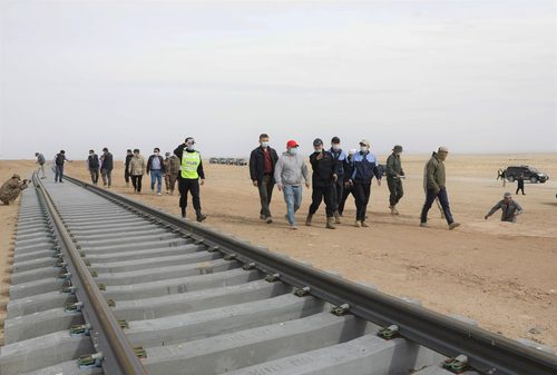 Ерөнхийлөгч төмөр замын бүтээн байгуулалтын ажилтай танилцлаа