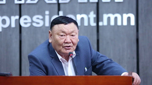 Н.Чадраабал: Цэцийн гишүүдийн арчаагүй байдал улстөрчдийг даврааж байна