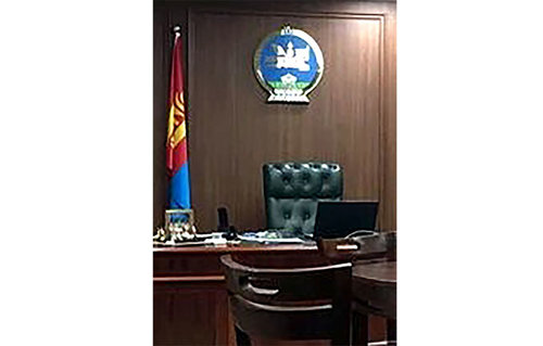 Сайдын суудлын төлөө салам зодолдож байна, МАН-ынхан