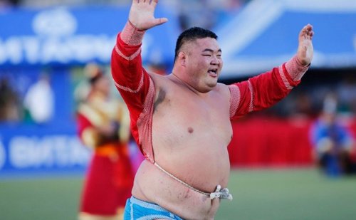 Аварга Э.Оюунболд энэ жилийн наадмыг өнжинө