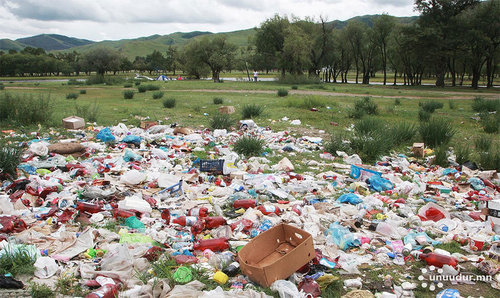 Дотоодын аялагчид өдөрт 2000 тонн хог хаядаг