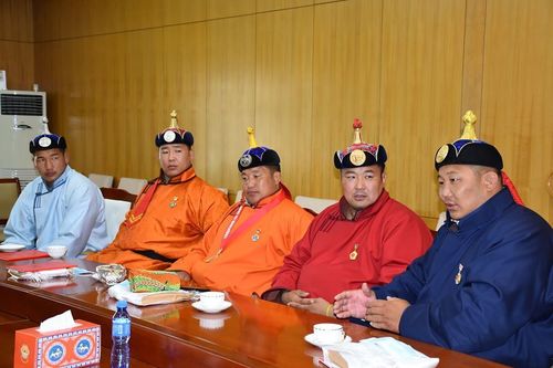 Н.Батсуурьт “Тод сонин”, Б.Пүрэвсайханд 