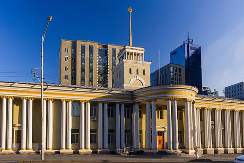 Гадаад яамны газрын захирлуудтай танилц