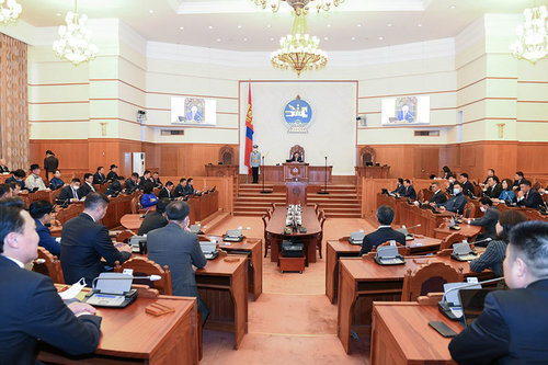 Парламент нэг ч цаас тараахгүй гэв
