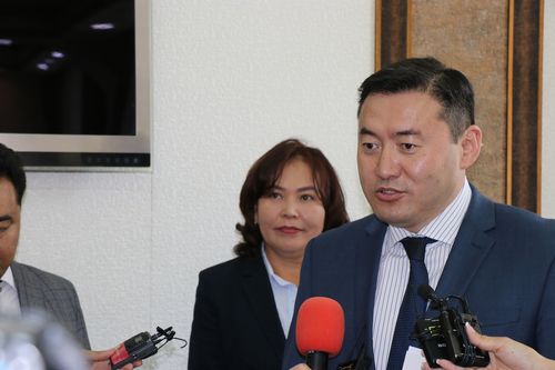 Д.Пүрэвдаваа: Төрийн байгууллагууд нь эрх баригчдын талд ажиллалаа