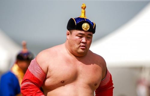 Э.Оюунболдын өмгөөлөгч шүүх хуралд ирсэнгүй