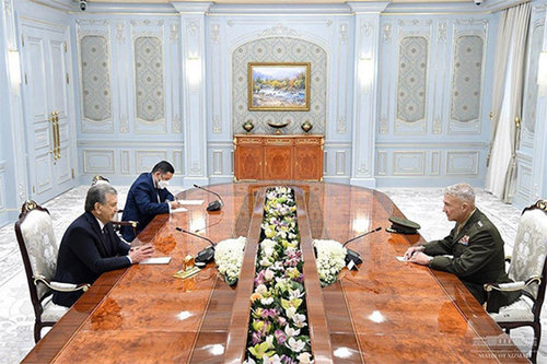 Шавкат Мирзиёев, Кеннет Маккензи нар уулзлаа