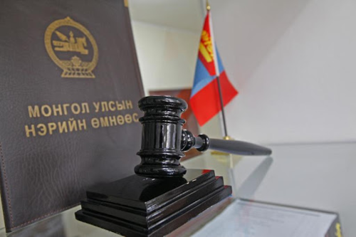 Дагавар хүүгийнхээ аминд хүрсэн Б.Хүлгэнийг бүх насаар нь хорих ялыг хэвээр үлдээлээ