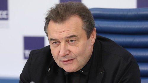Алексей Учитель: Хүн бүр Виктор Цойг өөрийнхөөрөө хардаг
