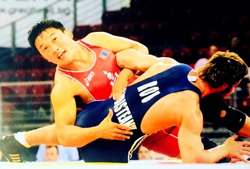 Б.Өлзийсайхан: Уран барилдаан үзүүлж үзэгч түмнээ баясгах сайхан