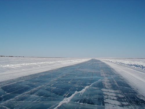 Мөсөн дээр дрифт хийхгүй байхыг анхаарууллаа