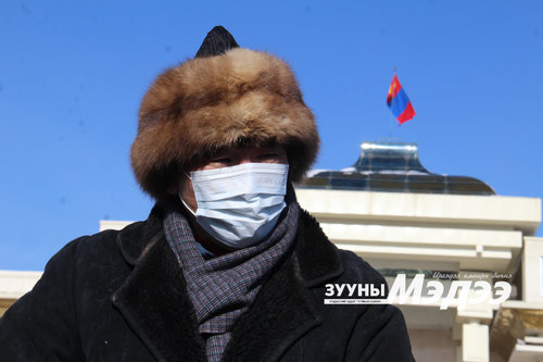Өлсгөлөн зарласан УИХ-ын гишүүн С.Ганбаатарын майхныг цахилгаанд холбожээ