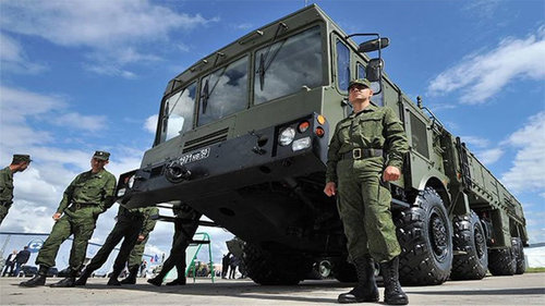 ОХУ зэвсэгт хүчнээ баруун хил рүүгээ татаж эхэллээ