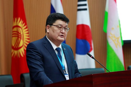 Цэцийн гишүүн Д.Одбаярыг Энэтхэгт элчингээр явуулна гэв үү?