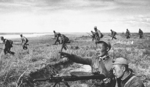 Халхын голын дайн эхлэв