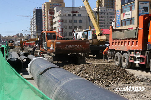 Фото: Дөлгөөн нуурын уулзварын шугам засварын ажил үргэлжилж байна
