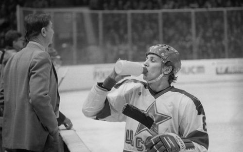 Зөвлөлтийн хоккейчин Игорь Ларионовын домогт гоол