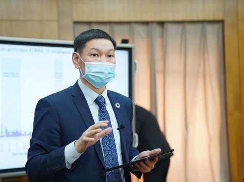 Л.Баттөр:Халдвар авч байгаа 10 хүн тутмын ес нь вакцин хийлгээгүй