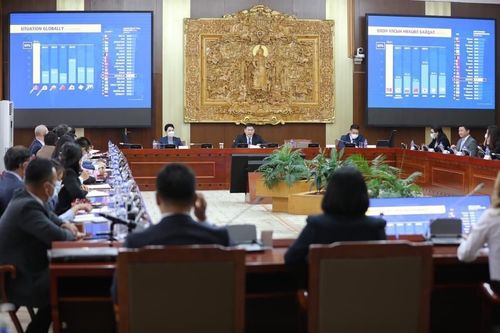 Л.Оюун-Эрдэнэ: Засгийн газар 200 дахь хоногоосоо гадаад хөрөнгө оруулалт, хувийн хэвшилдээ онцгой анхаарна