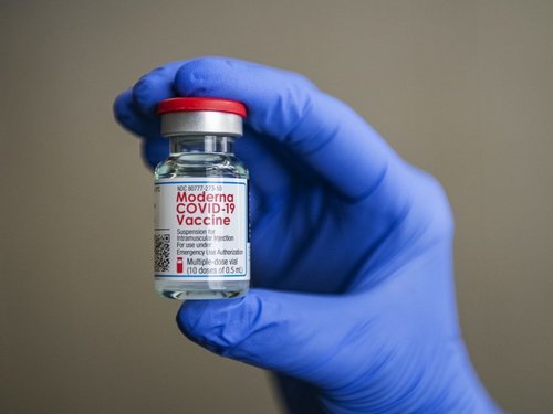 Япон Модерна вакцинаас металлын хэлтэрхий илрүүлжээ