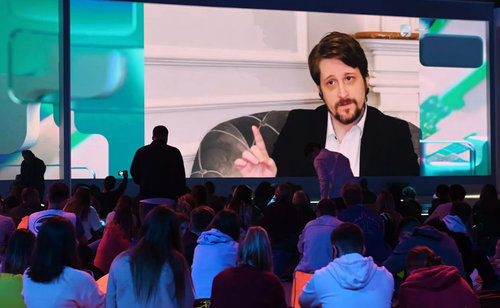 Сноуден ухаалаг гар утасны аюулын талаар анхааруулжээ