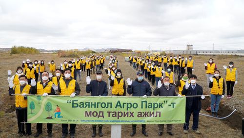 Бурханы сүм Баянгол дүүргийн агро паркт 500 мод тарив