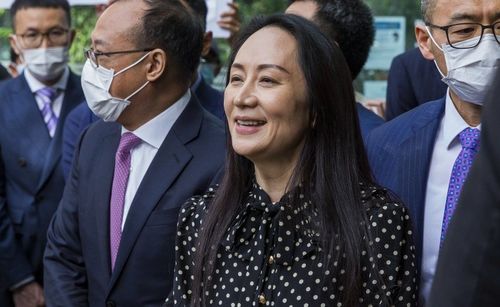 Луйврын хэргээр баривчлагдсан “Huawei” компанийн захирал суллагдав