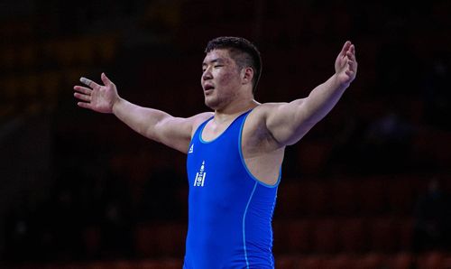 Хүнд жинд М.Лхагвагэрэл анхны хүрэл медалийг хүртлээ