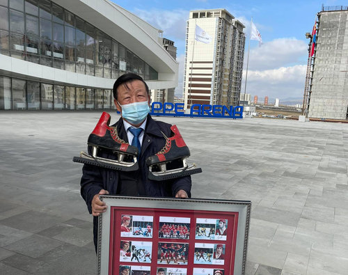 Б.Болд: Миний мөрөөдөл 45 жилийн дараа биелэж, мөсөн ордонтой боллоо