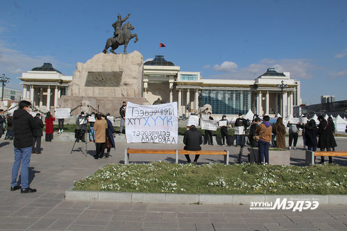 Төв талбайд тээвэрчид биш “СТРАТО” жагсч байгаа юу