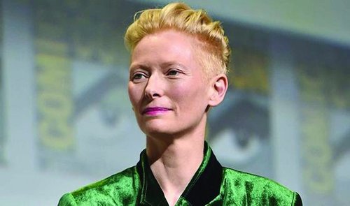 Тильда Суинтон: Би хүүхэд байхдаа эльфүүд юм хулгайлчихаад, оронд нь намайг үлдээчихэж гэж боддог байсан