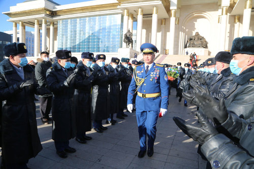 Аврагчдын алдрыг мөнхөлсөн гавьяат гал сөнөөгч