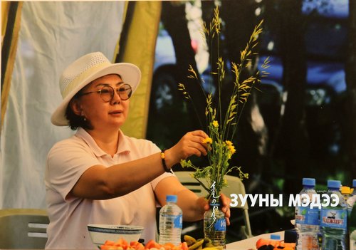 Гэрэл зурагчин Г.Эрдэнэтуяа: Улстөрч эмэгтэйд ч гэсэн ээжийн үүрэг бий