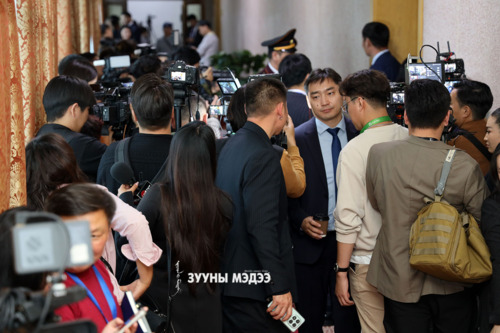 Төрийн байгуулалтын байнгын хорооны хуралдаан хойшиллоо